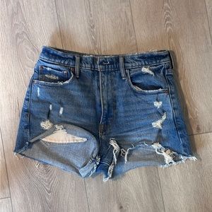Abercrombie The Mom Short high rise